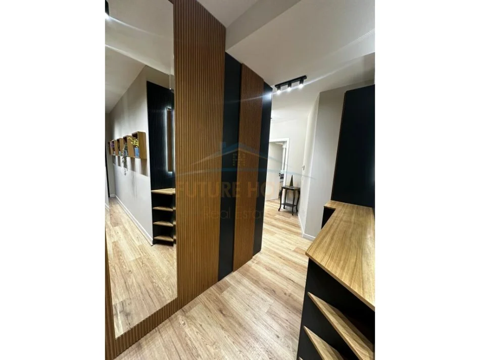 Tirane, jap me qera apartament 2+1+Post Parkimi Kati 1, 105 m² 1.100 € (Rruga Kodra e Diellit)