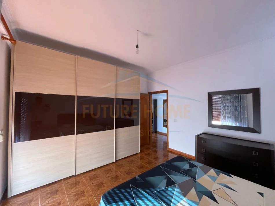 Durres, jepet me qera apartament 1+1 Kati 4, 68 m² 300 € (Plazh Rrota e Kuqe, Durres)