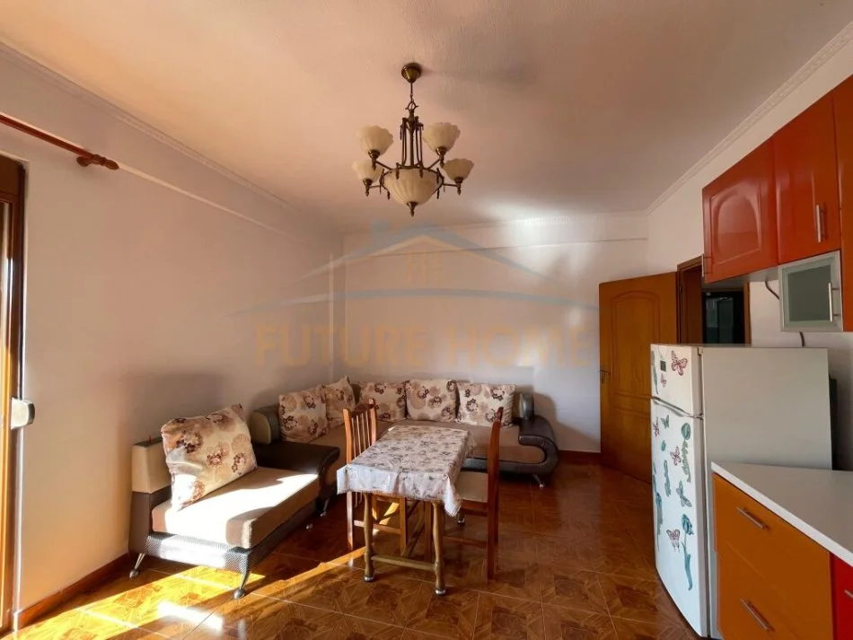 Durres, jepet me qera apartament 1+1 Kati 4, 68 m² 300 € (Plazh Rrota e Kuqe, Durres)