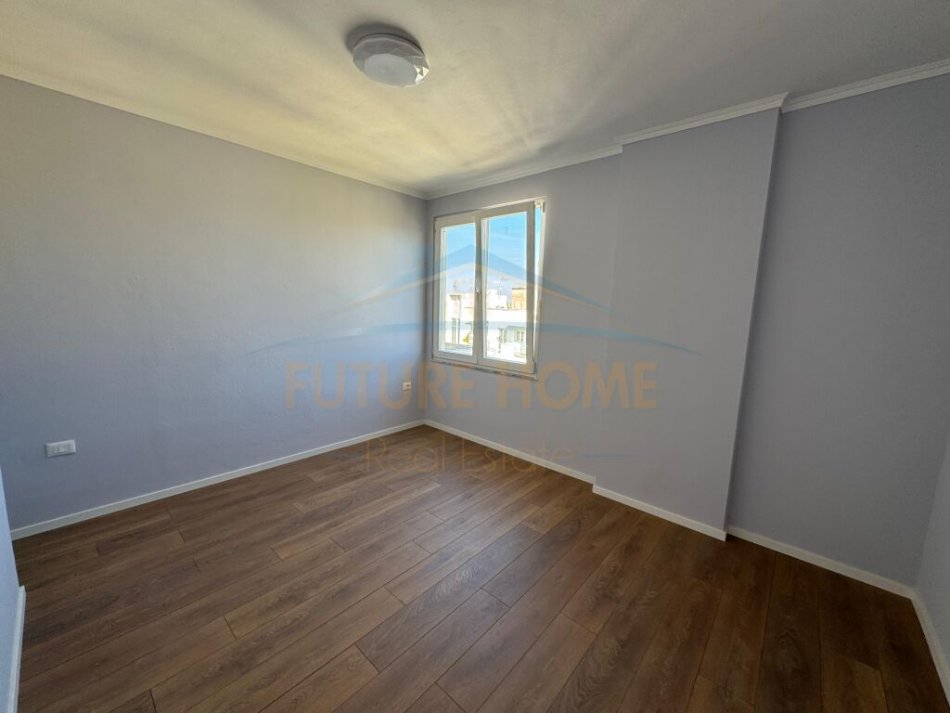 Durres, shitet apartament 2+1+Ballkon Kati 10, 84 m² 125.000 € 