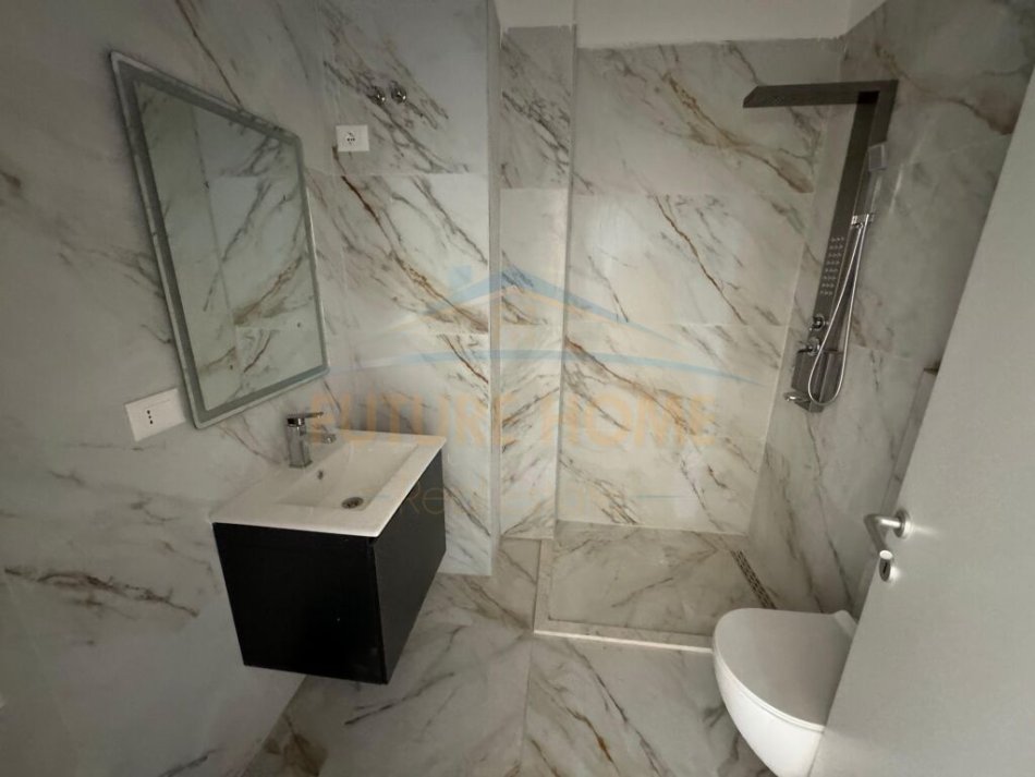 Durres, shitet apartament 2+1+Ballkon Kati 10, 84 m² 125.000 € 