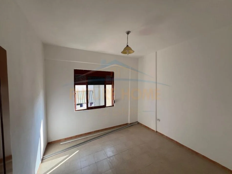 Durres, shitet apartament 1+1 Kati 6, 72 m² 75.000 € (Plazh Hekurudha, Durres)