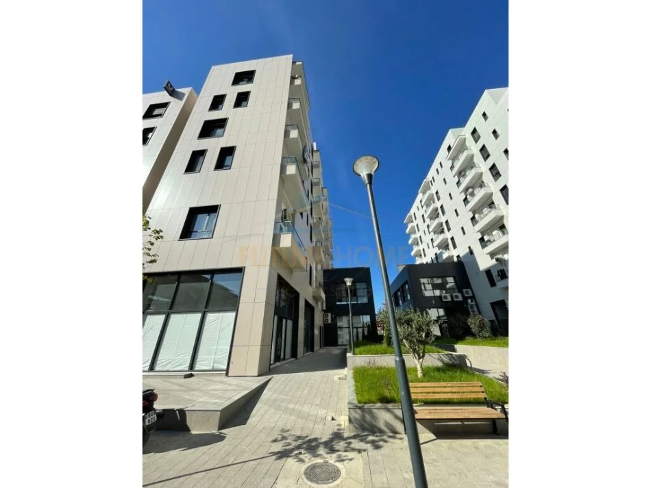 Tirane, shitet ambjent biznesi Kati 1, 103 m² 240.000 € (Porcelan)