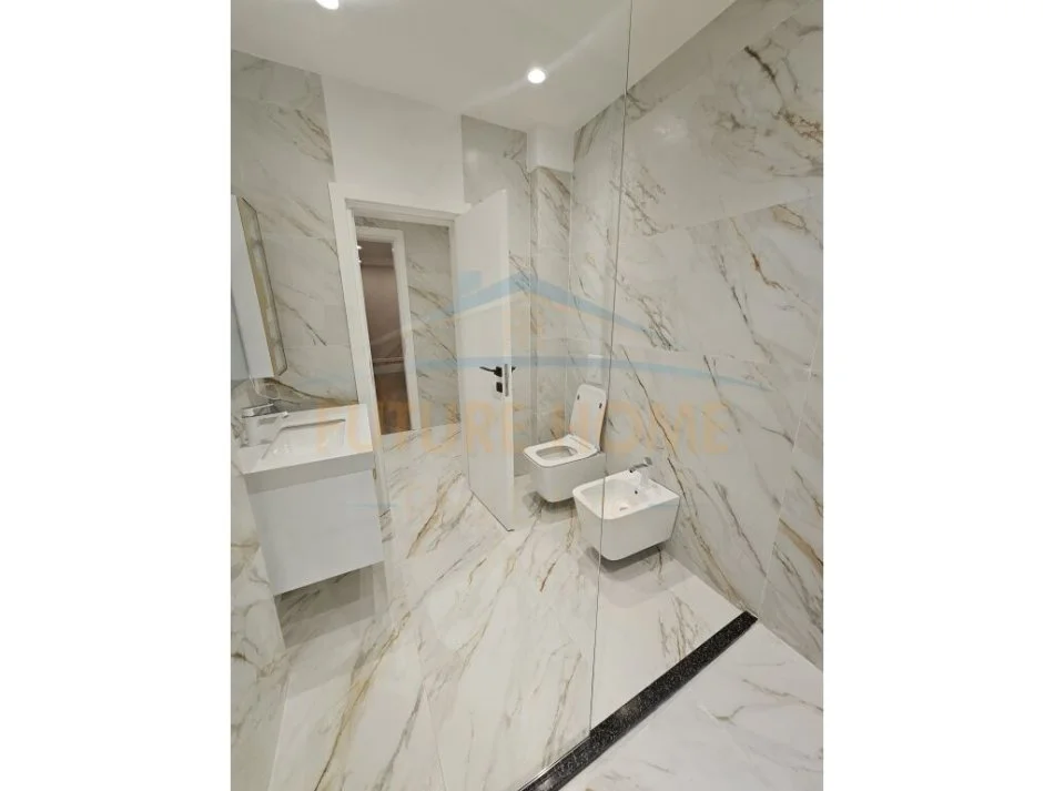 Durres, shitet apartament 2+1 Kati 2, 110 m² 155.000 € (0696044405 Shitet, Apartament 2+1, Pallati i Sportit, Durres)