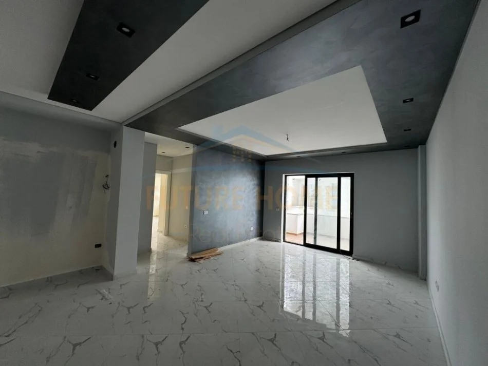 Durres, shitet apartament 2+1 Kati 5, 92 m² 160.000 € (0696044405 Shitet, Apartament 2+1, Qerret ,Durres)