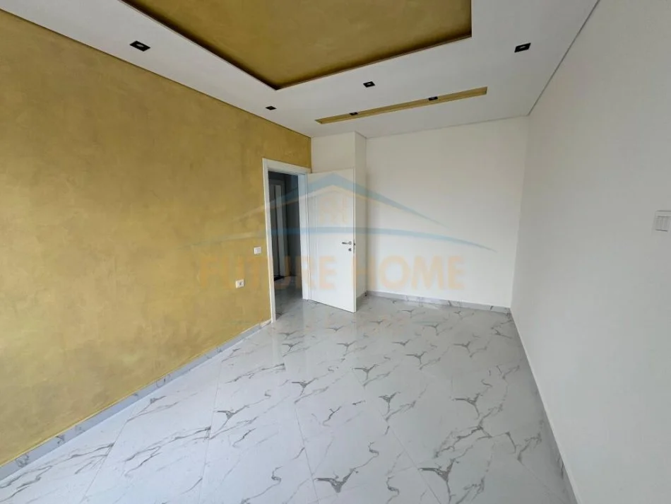 Durres, shitet apartament 2+1 Kati 5, 92 m² 160.000 € (0696044405 Shitet, Apartament 2+1, Qerret ,Durres)