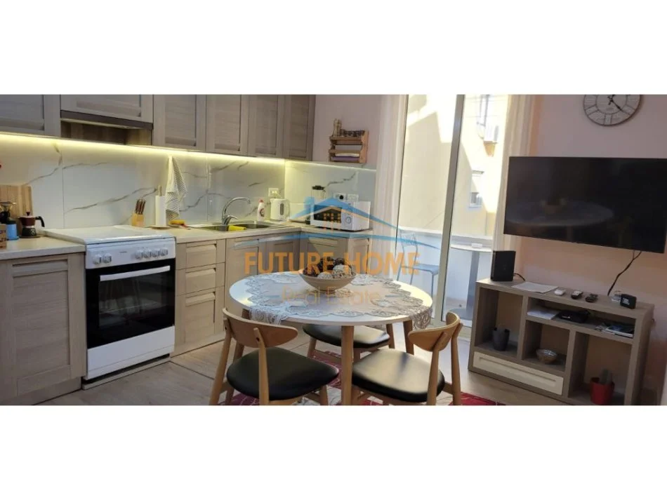 Tirane, jepet me qera apartament 2+1+Ballkon Kati 3, 80 m² 750 € (Rruga Mine Peza, Qender, Tirane)