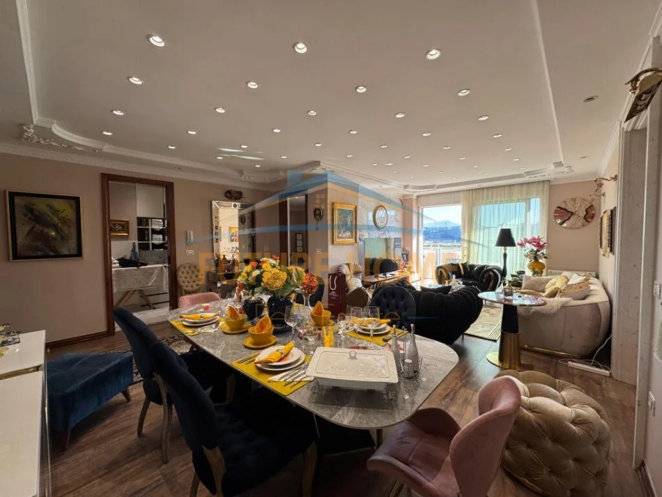 Qera, Apartament 2+1+2, Bllok, Tiranë 2.300 €