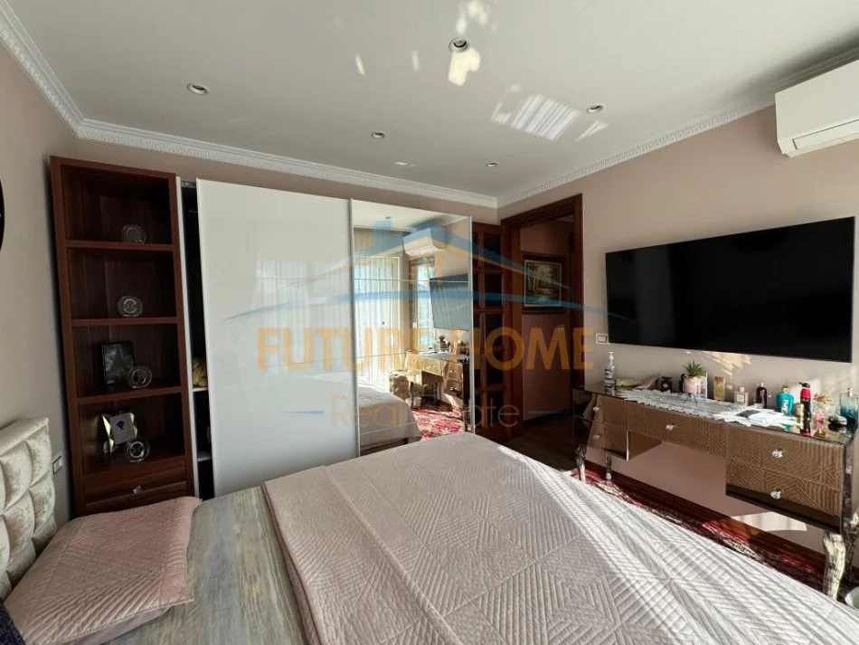 Qera, Apartament 2+1+2, Bllok, Tiranë 2.300 €