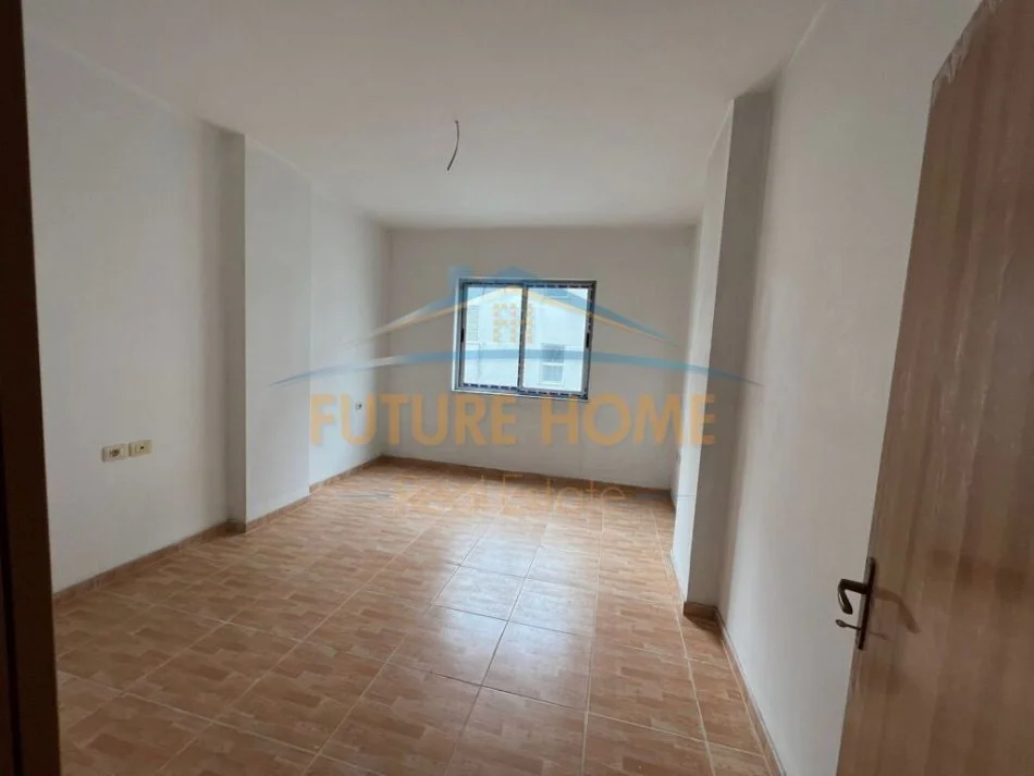 Tirane, shitet apartament 3+1+Ballkon Kati 1, 132 m² 193.000 € (Kodra e Diellit)