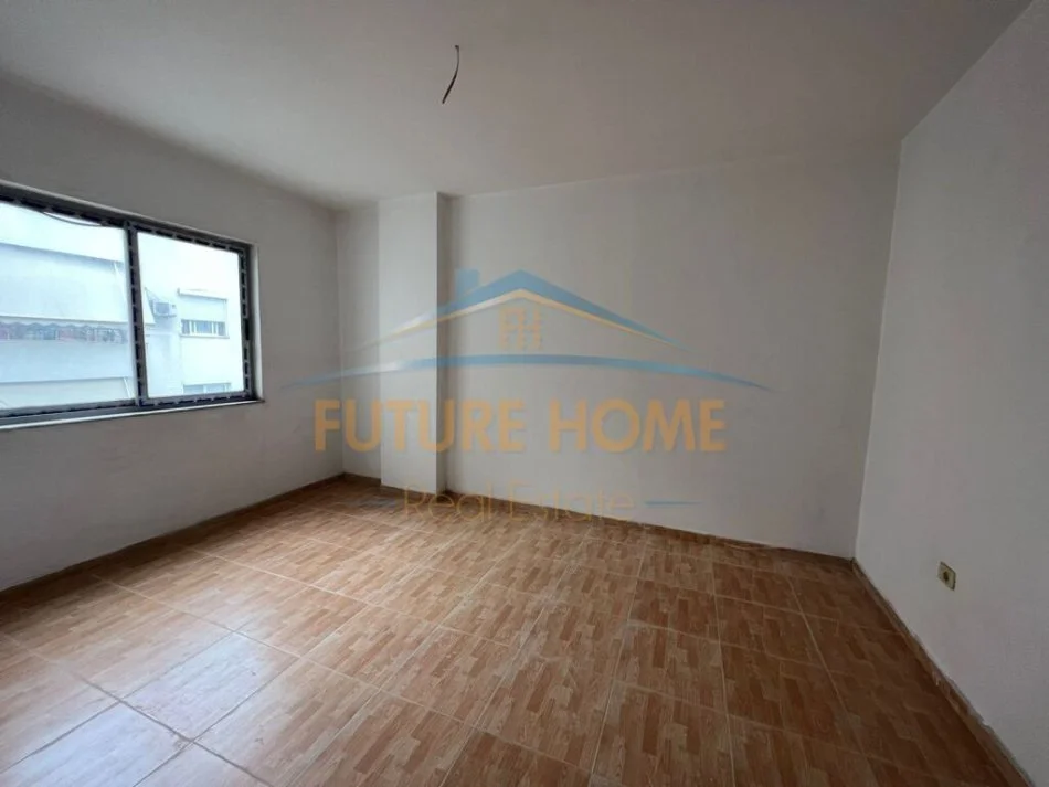 Tirane, shitet apartament 3+1+Ballkon Kati 1, 132 m² 193.000 € (Kodra e Diellit)
