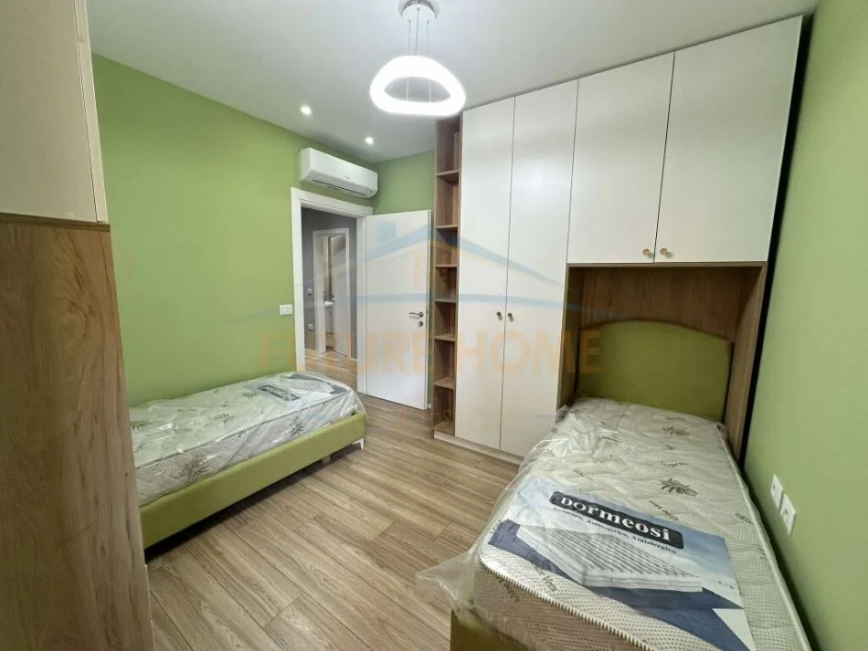 Tirane, jepet me qera apartament 2+1 Kati 4, 108 m² 700 € 