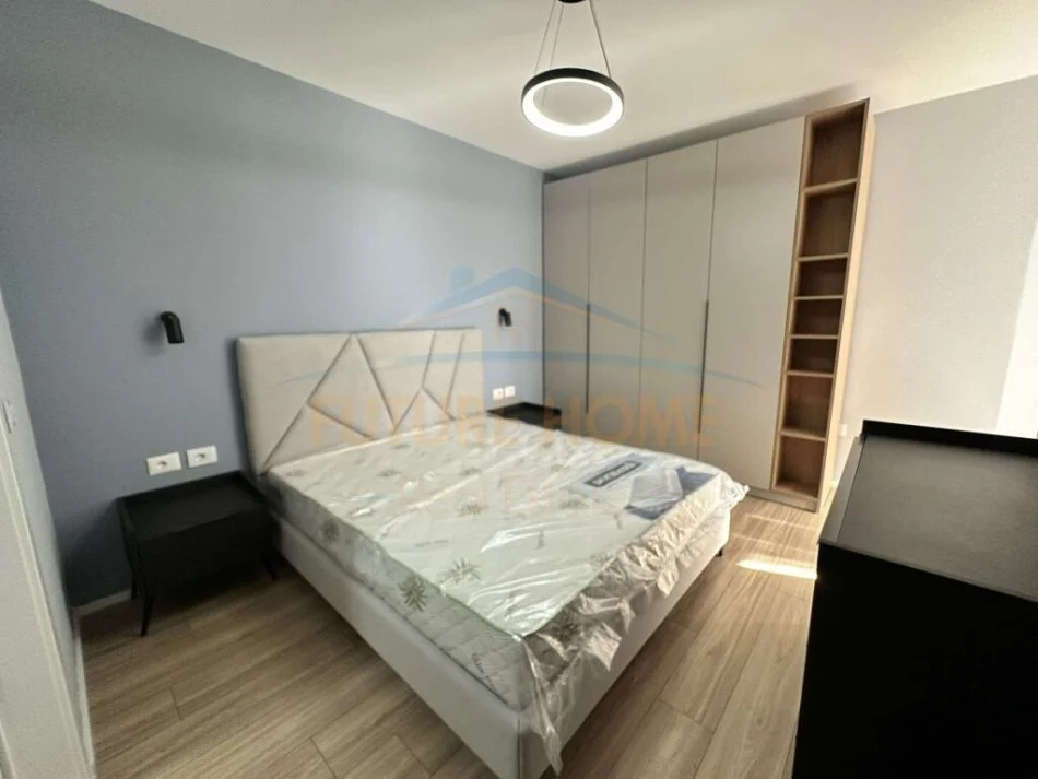 Tirane, jepet me qera apartament 2+1 Kati 4, 108 m² 700 € 