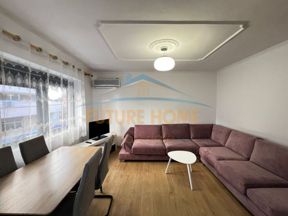 Tirane, jepet me qera apartament 1+1+Aneks+Ballkon Kati 2, 65 m² 650 € (RRUGA MYSLYM SHYRI)