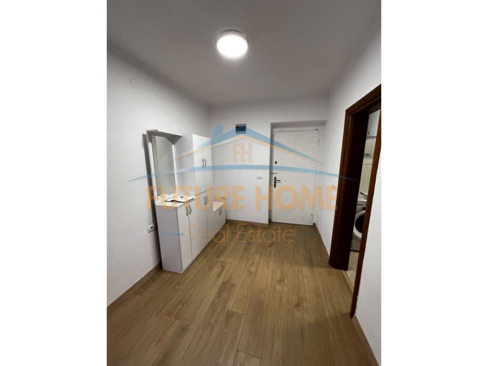 Tirane, jepet me qera apartament 1+1+Aneks+Ballkon Kati 2, 65 m² 650 € (RRUGA MYSLYM SHYRI)