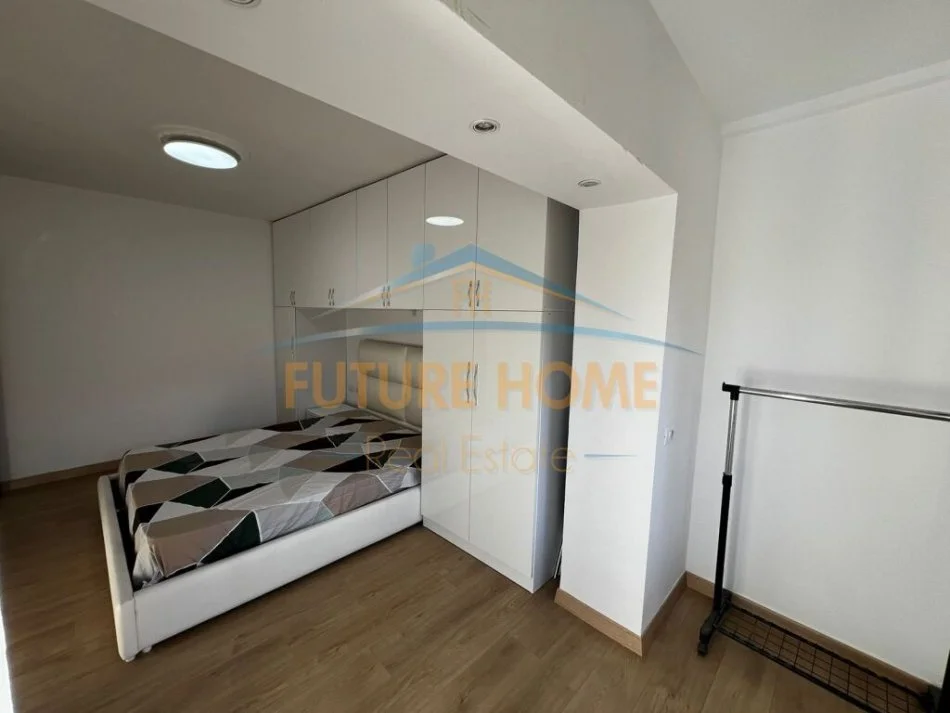 Tirane, jepet me qera apartament 1+1+Aneks+Ballkon Kati 2, 65 m² 600 € (RRUGA MYSLYM SHYRI)