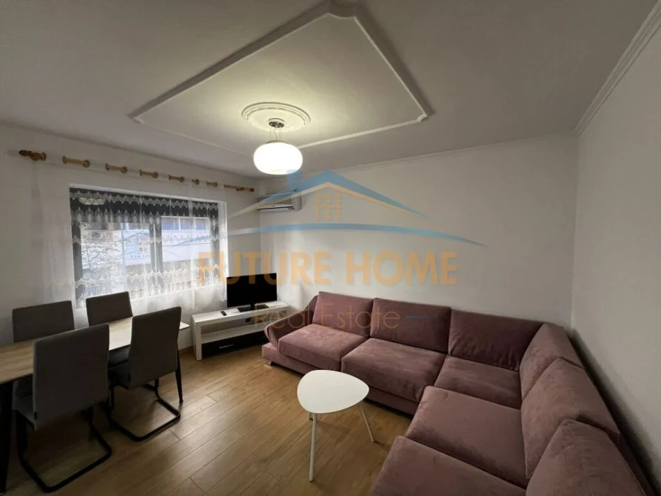Tirane, jepet me qera apartament 1+1+Aneks+Ballkon Kati 2, 65 m² 600 € (RRUGA MYSLYM SHYRI)