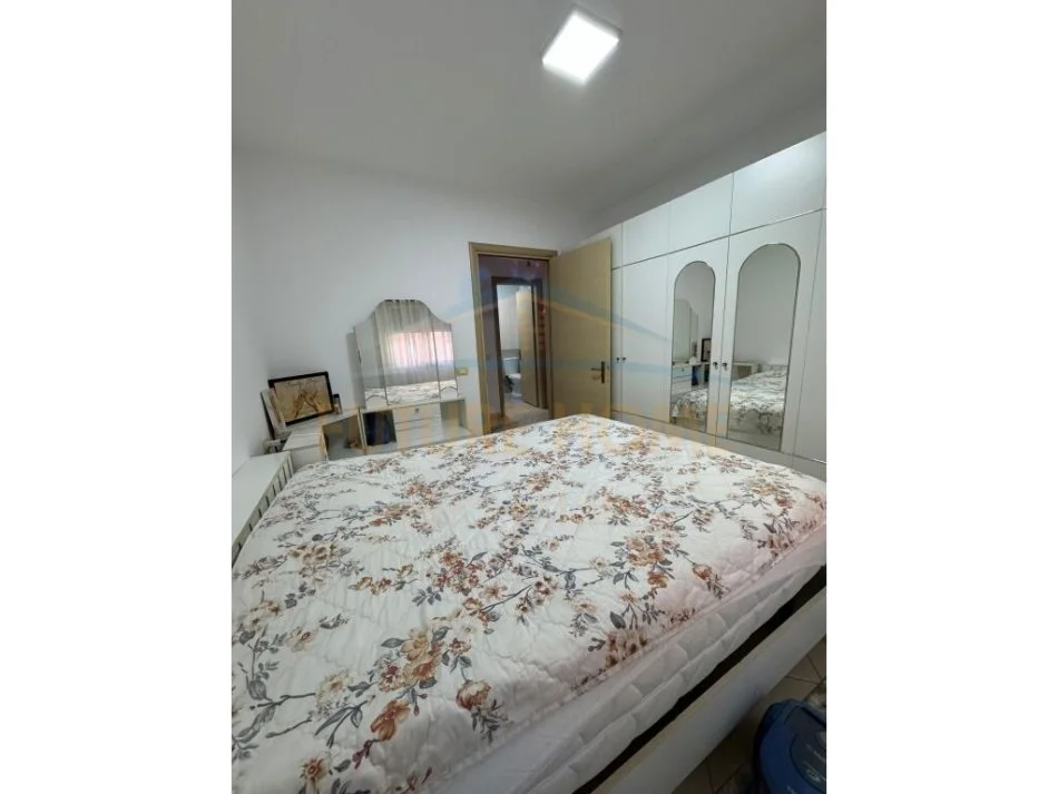 Tirane, shitet apartament 3+1+Aneks+Ballkon Kati 4, 118 m² 180.000 € (Jordan Misja)