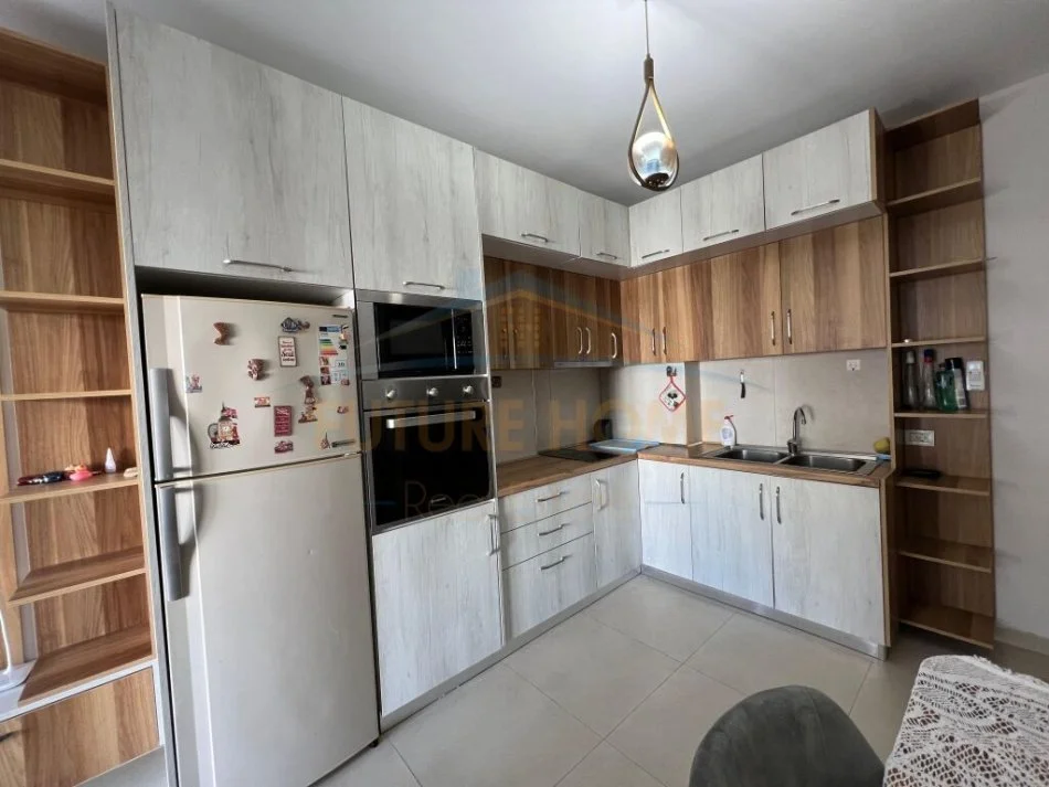 Durres, shitet apartament 1+1+Ballkon Kati 3, 76 m² 105.000 € (qerret)