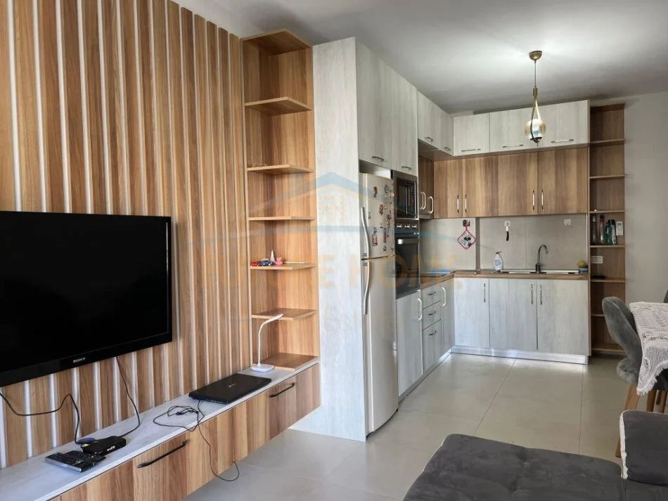 Durres, shitet apartament 1+1+Ballkon Kati 3, 76 m² 105.000 € (qerret)