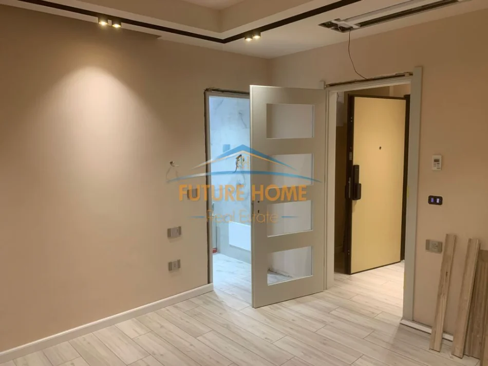 Tirane, jepet me qera zyre Kati 7, 95 m² 1.350 € (Rruga e Kavajes)