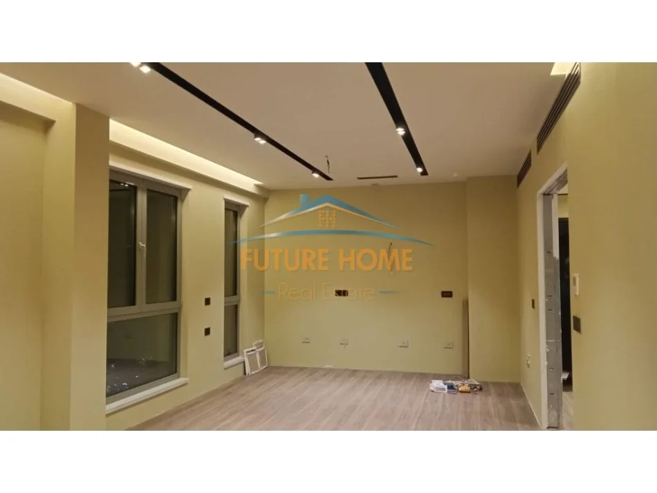 Tirane, jepet me qera ambjent biznesi Kati 7, 125 m² 1.800 € (Rruga e Kavajes)