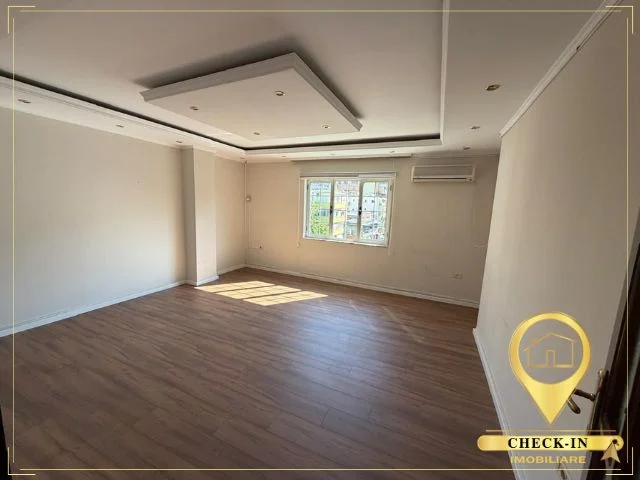 Tirane, jepet me qera zyre Kati 4, 177 m² 1.800 € (Sheshi Wilson)