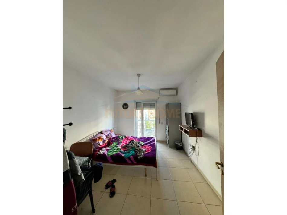 Tirane, jepet me qera apartament 1+1 Kati 4, 80 m² 400 € (Don Bosko)
