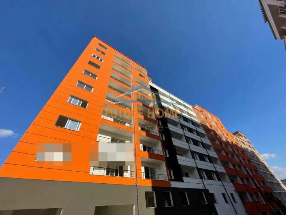 Tirane, shitet apartament 1+1+Ballkon Kati 5, 86.100 € (Yzberisht prane KMY)