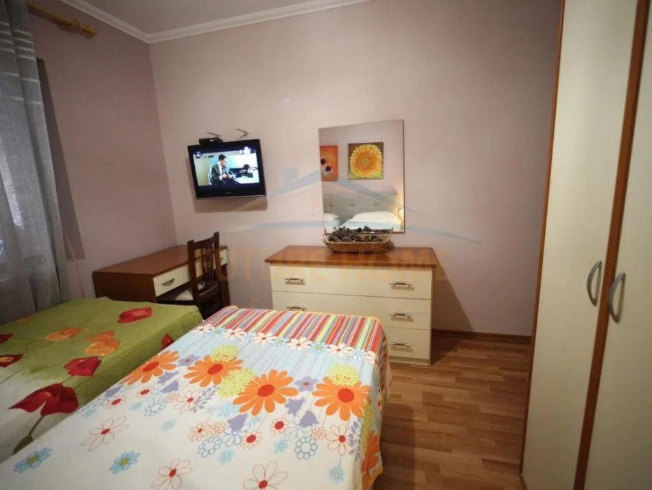 Tirane, jepet me qera apartament 2+1+Ballkon , 78 m² 750 € (Pazari I Ri)