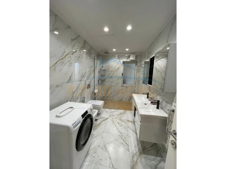 Tirane, shitet 3+1 , 153 m² 574.000 € (Rruga e Elbasanit)