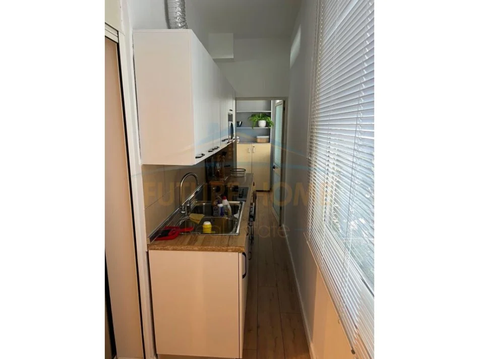 Durres, jepet me qera apartament 1+1+Ballkon Kati 1, 90 m² 450 € (Qender,Durres)