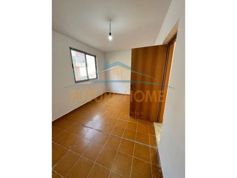 Tirane, shitet apartament 3+1+Ballkon Kati 1, 132 m² 193.000 € (Kodra e Diellit)