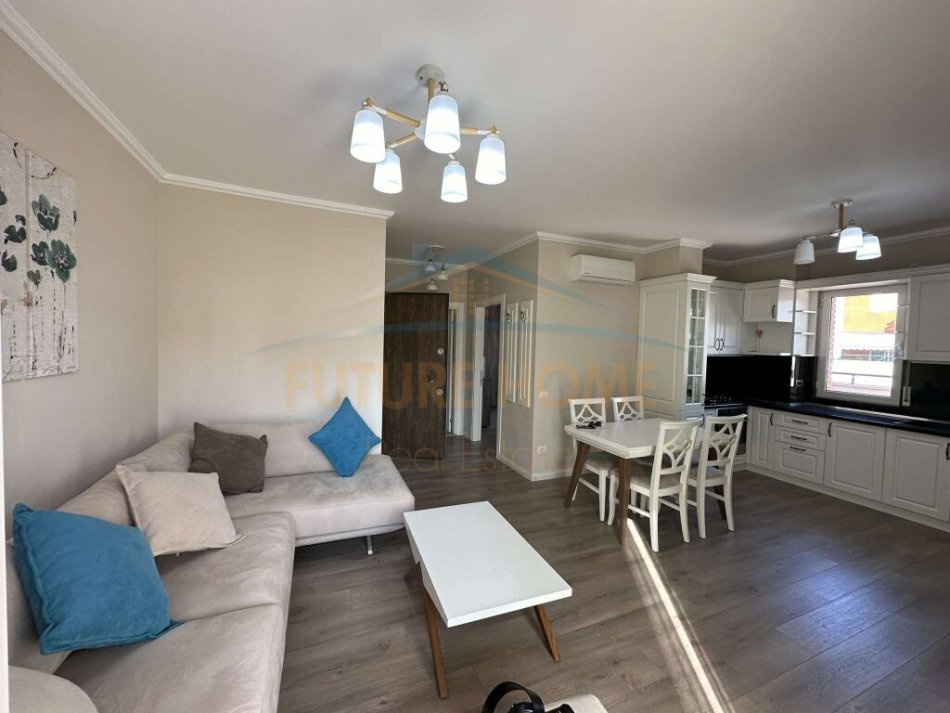 Tirane, jap me qera apartament 1+1 Kati 6, 62 m² 500 € (Unaza e Re)