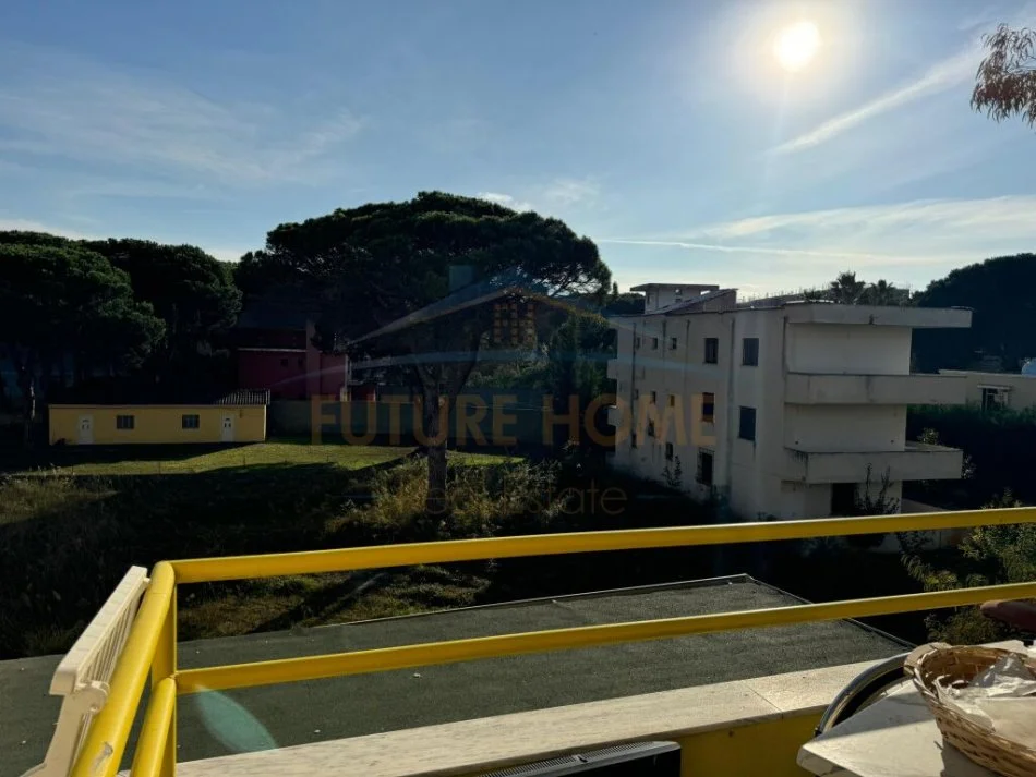 Durres, shitet apartament 2+1+Ballkon Kati 2, 130.000 € (MALI I ROBIT)