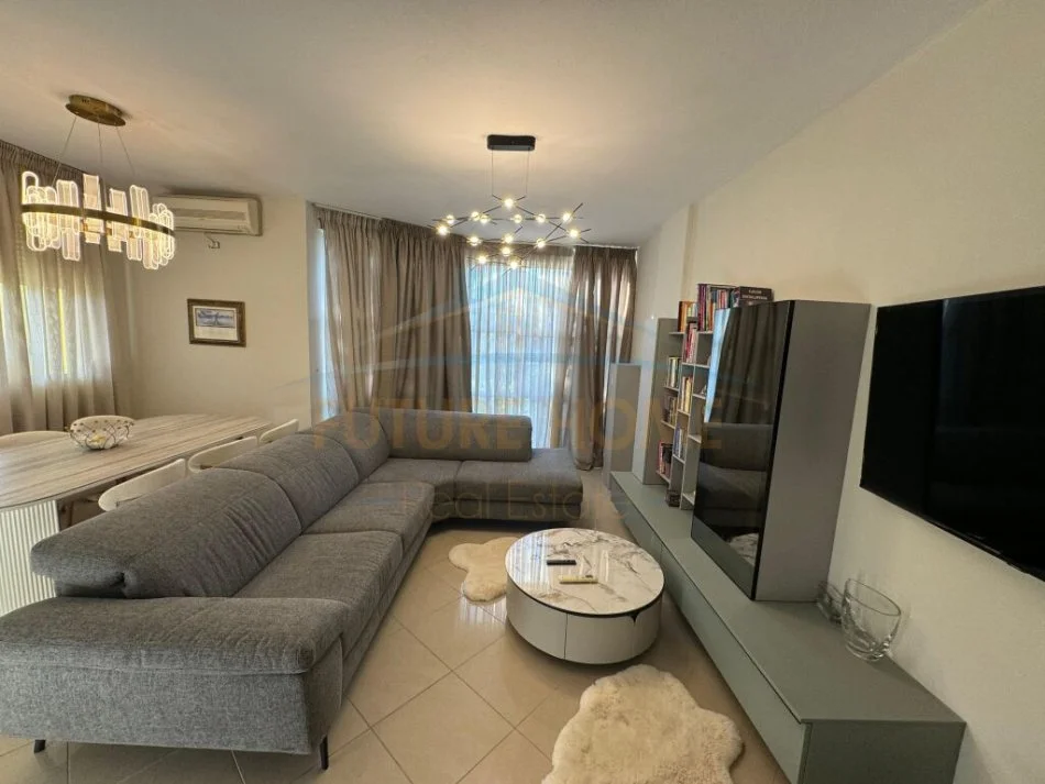 Durres, shitet apartament 2+1+Ballkon Kati 3, 97 m² 130.000 € (Mali i Robit)