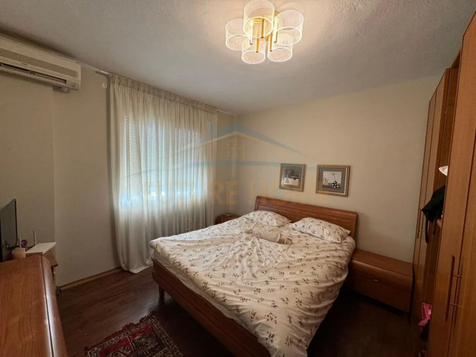 Durres, shitet apartament 2+1+Ballkon Kati 2, 130.000 € (MALI I ROBIT)