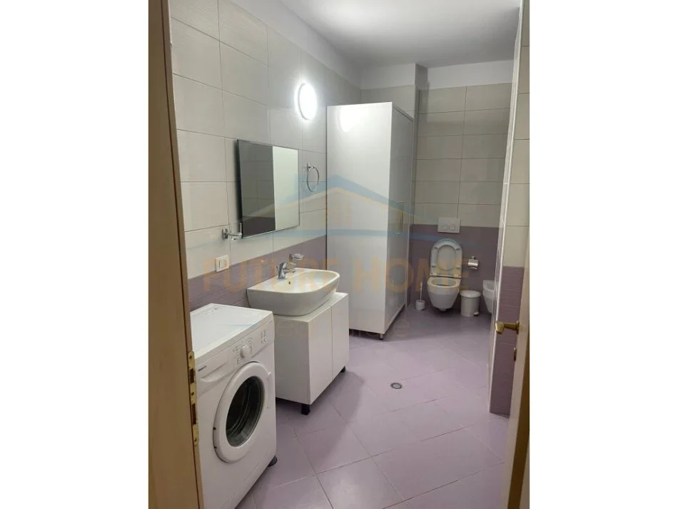 Durres, jepet me qera apartament 3+1+Aneks+Ballkon Kati 3, 140 m² 1.000 € (VOLLGA DURRES)