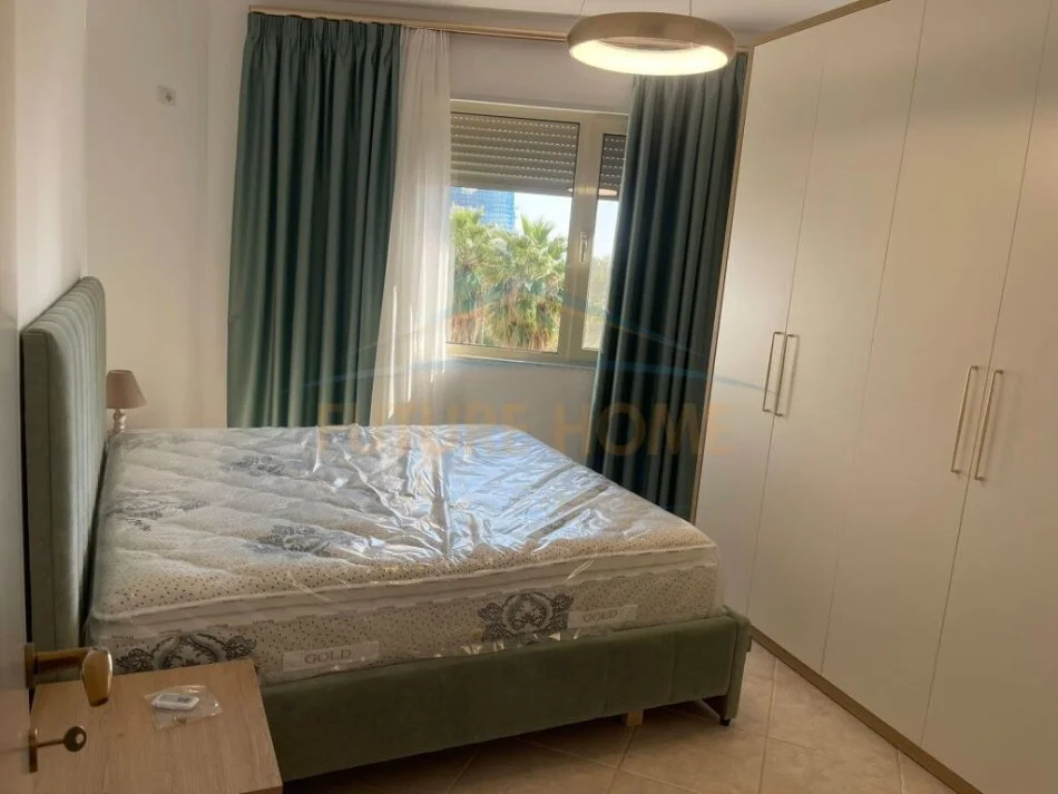 Durres, jepet me qera apartament 3+1+Aneks+Ballkon Kati 3, 140 m² 1.000 € (VOLLGA DURRES)