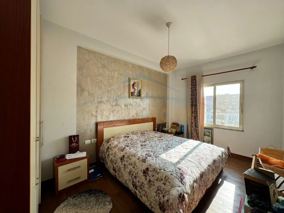 Tirane, shitet apartament 2+1+Ballkon Kati 7, 97 m² 130.000 € (Fresk)