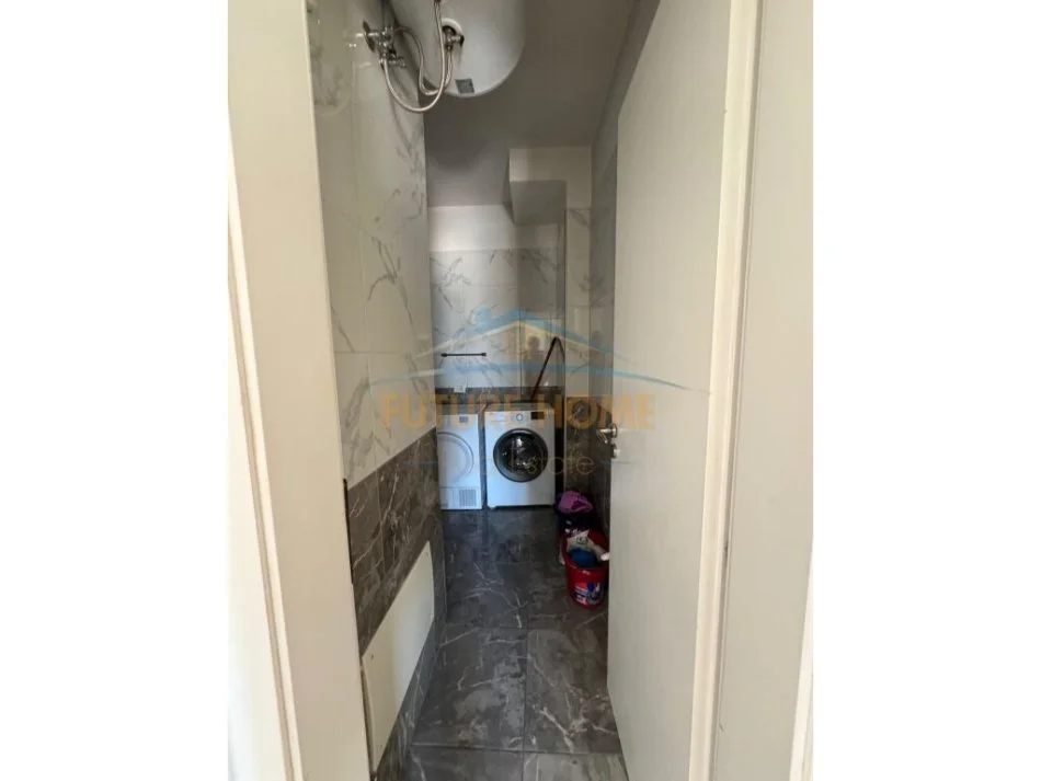 Tirane, jap me qera apartament 2+1 Kati 4, 113 m² 800 € (KOPSHTI BOTANIK)