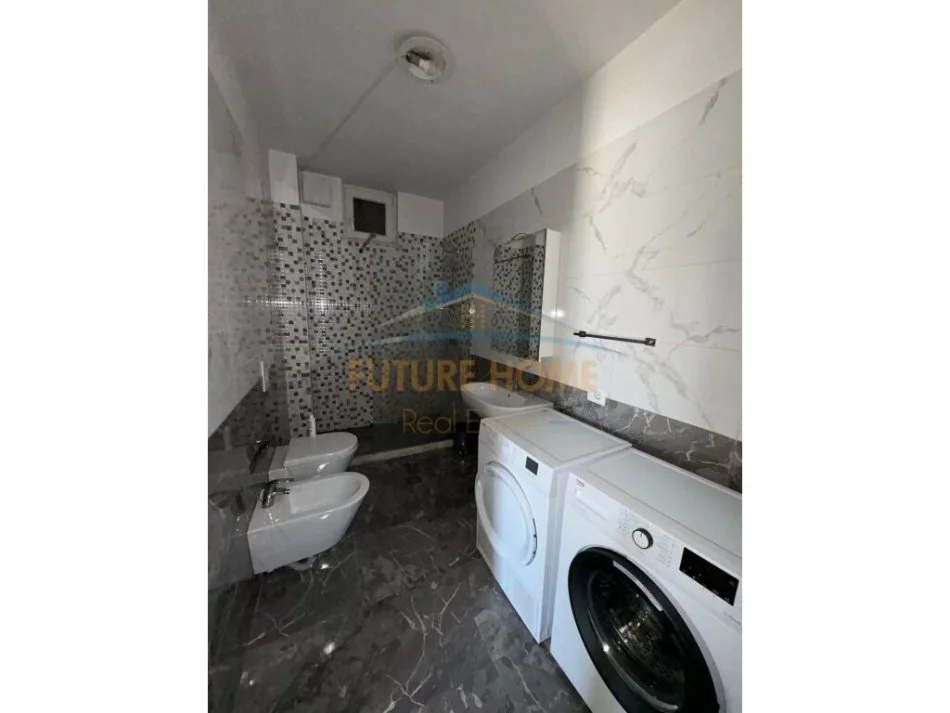Tirane, jap me qera apartament 2+1 Kati 4, 113 m² 800 € (KOPSHTI BOTANIK)