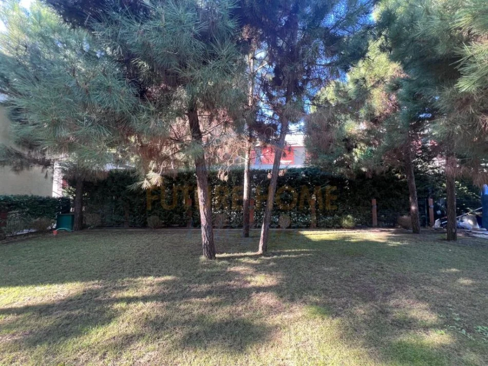 Durres, jepet me qera Vile Kati 1, 300 m² 7.500 € 