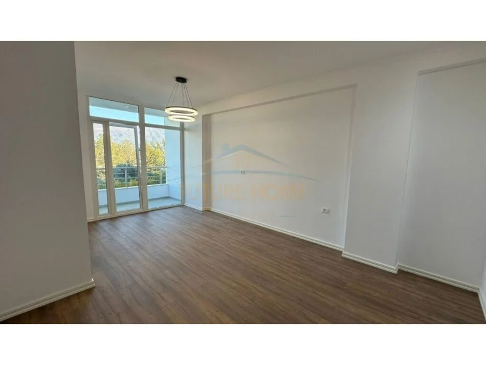 Tirane, shitet apartament 1+1 Kati 4, 63 m² 119.000 € (Kopshti Botanik)
