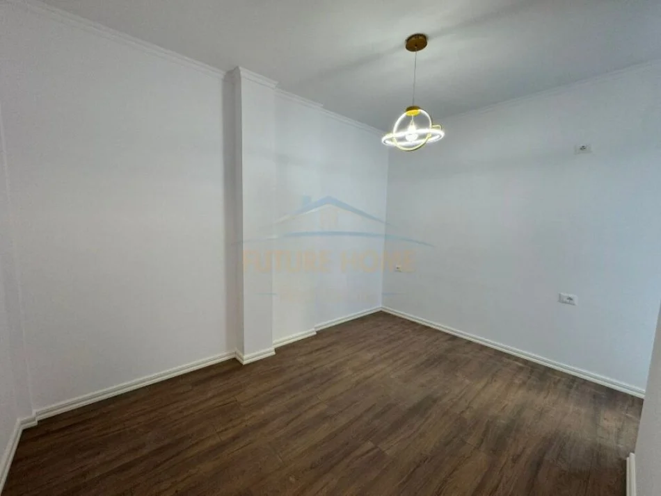 Tirane, shitet apartament 1+1 Kati 4, 63 m² 119.000 € (Kopshti Botanik)