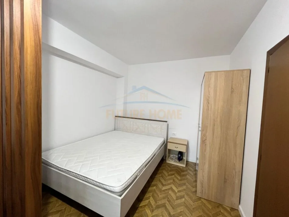 Tirane, jepet me qera garsonier 1+1 Kati 2, 40 m² 550 € (Rr. "Perlat Rexhepi", Bllok)