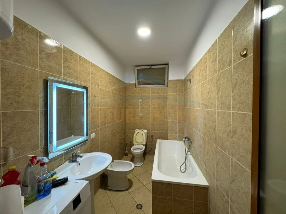 Tirane, shitet apartament 2+1 Kati 5, 96 m² 133.000 € (UNAZA E RE)