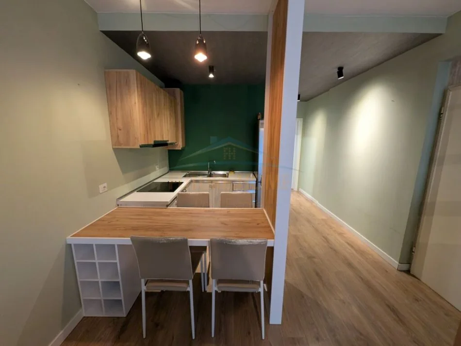 Tirane, shitet apartament 1+1 Kati 3, 61 m² 130.000 € (Kopshti Zoologjik)