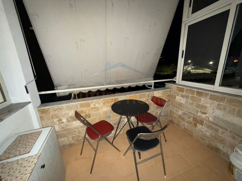 Tirane, jepet me qera apartament 1+1+Aneks Kati 5, 70 m² 400 € 