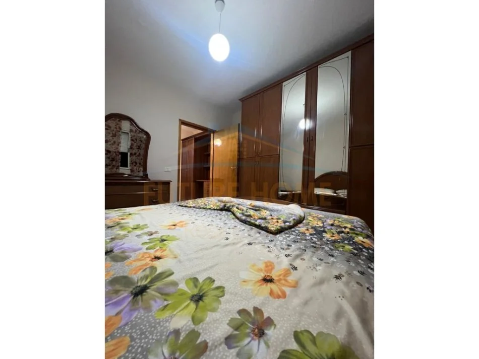 Tirane, jepet me qera apartament 1+1 Kati 5, 60 m² 450 € (Ish-Parku i Autobuzave)